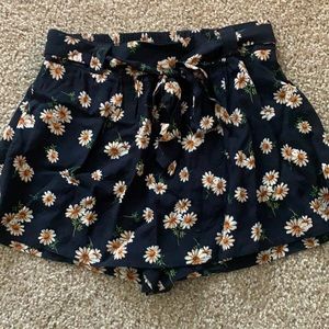 TILLYS floral skort